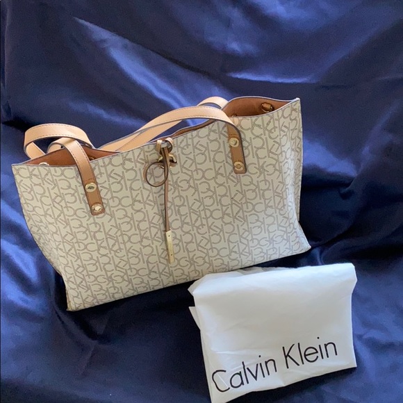 Calvin Klein Handbags - Purse
